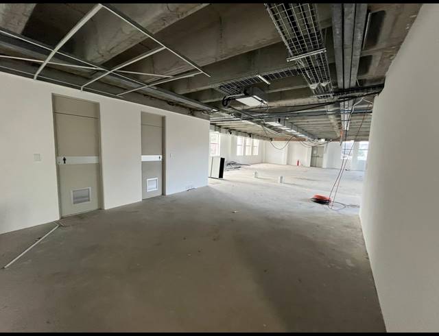 434M² OFFICE TO LET IN RONDEBOSCH